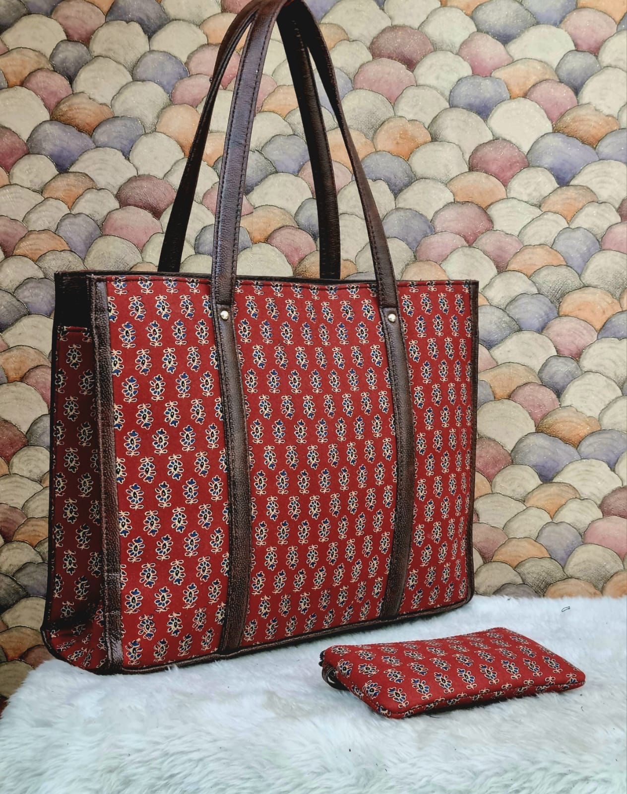 red handcrafted tote bag
fabric tote bag